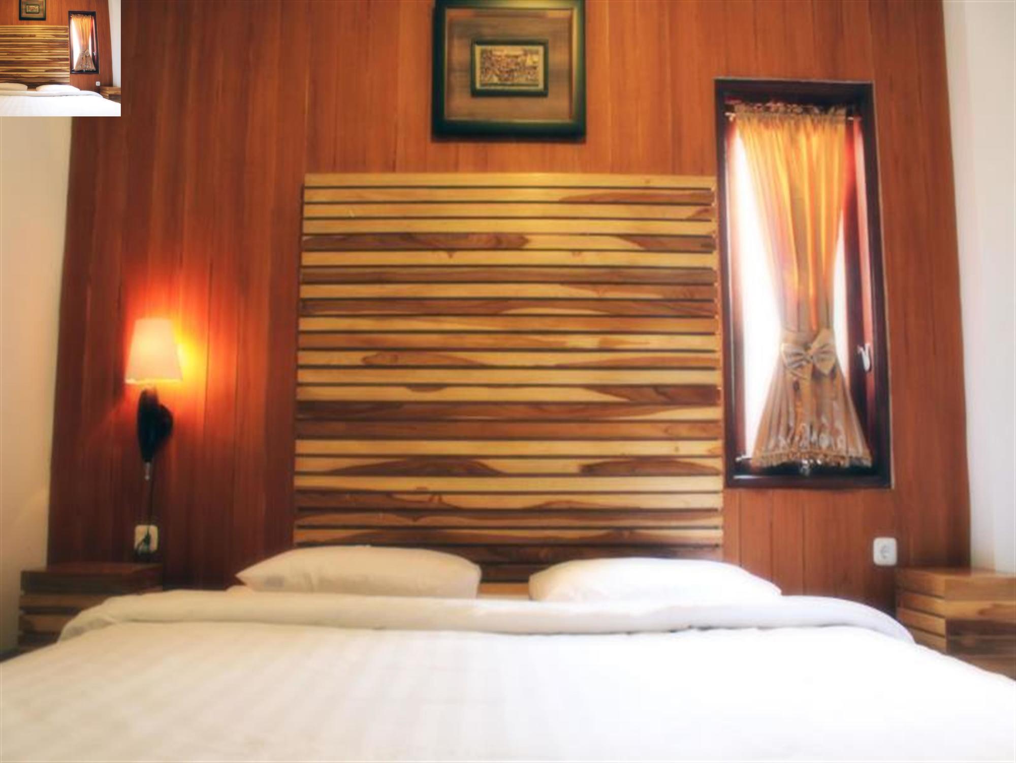 Puri Minggiran Guesthouse Yogya Yogyakarta Exterior photo